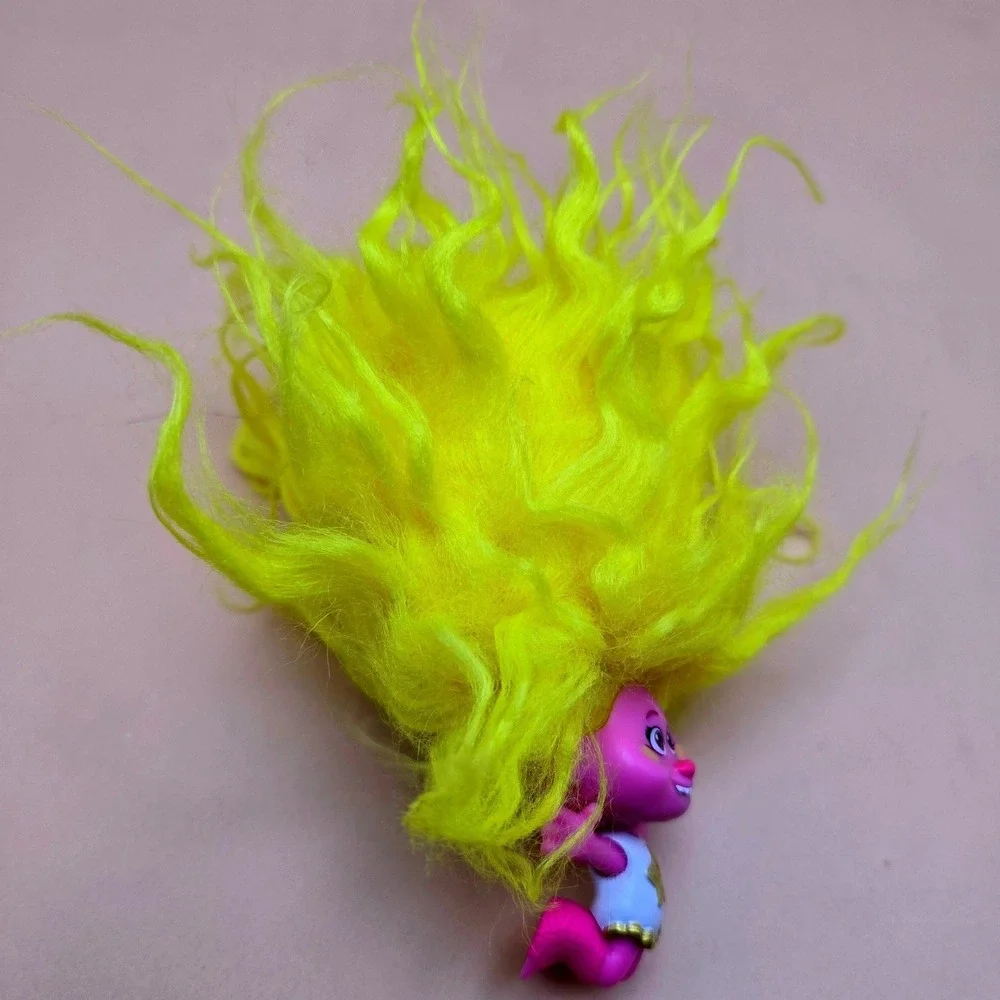 Mattel Trolls Band Together Viva Small Doll Yellow Hair Clip‎ On Figure HPP55